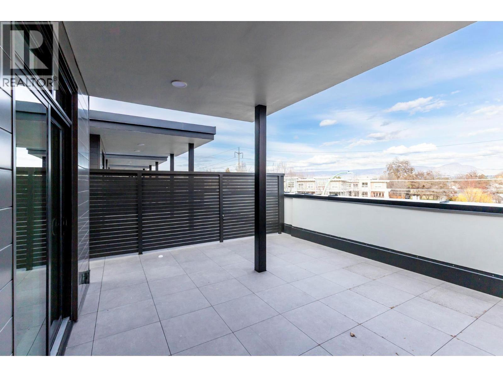 3352 Richter Street, Kelowna, BC - Outdoor With Exterior