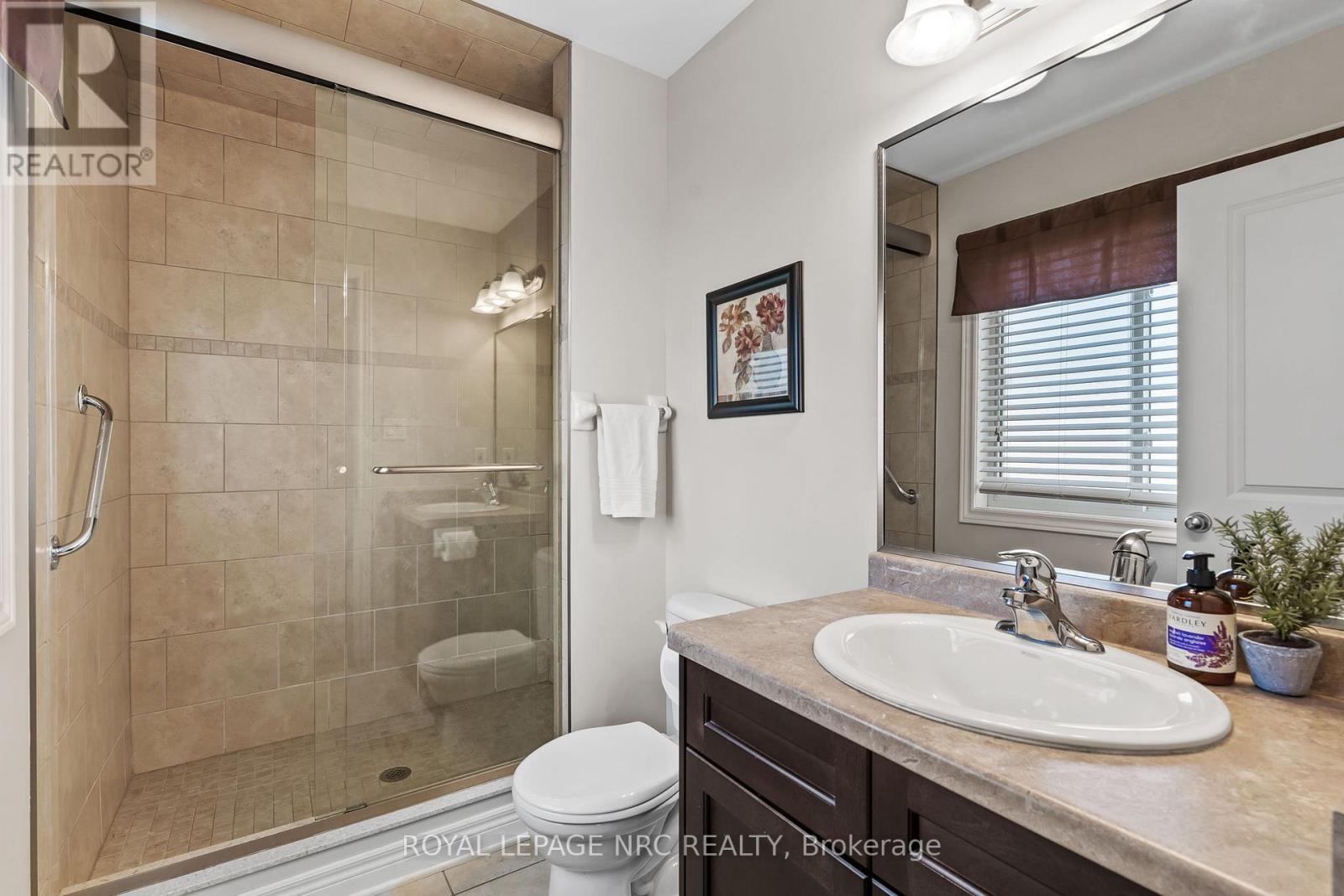8710 Milomir Street, Niagara Falls, ON - Indoor Photo Showing Bathroom