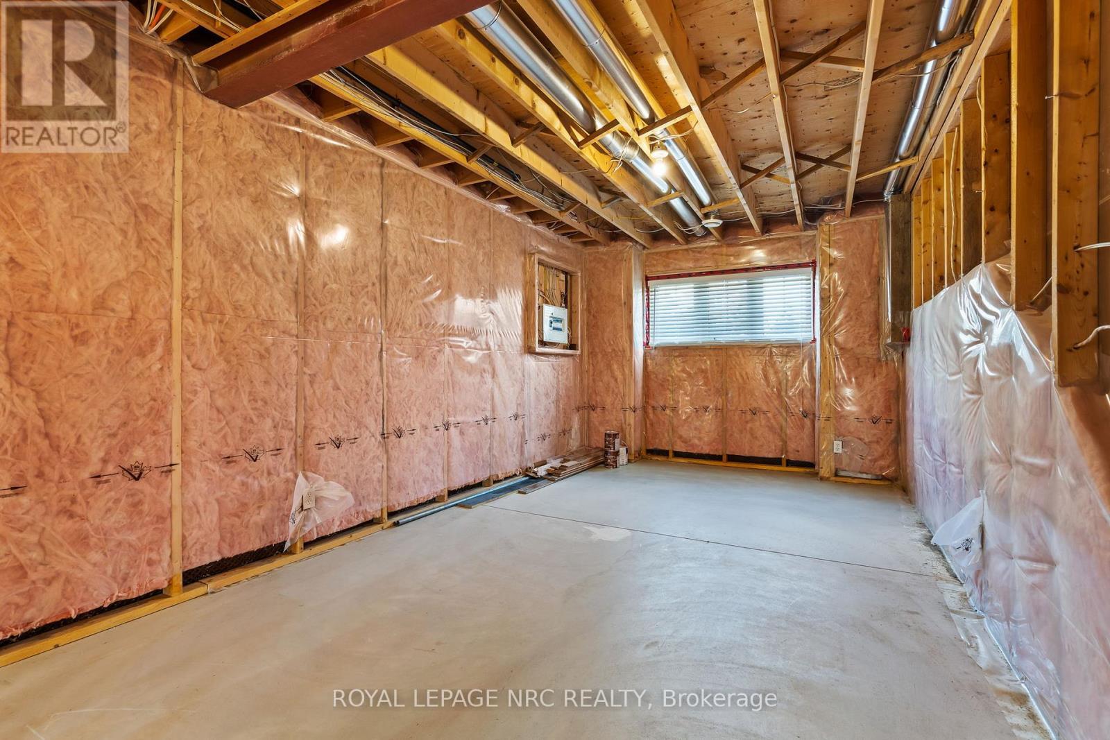 8710 Milomir Street, Niagara Falls, ON - Indoor