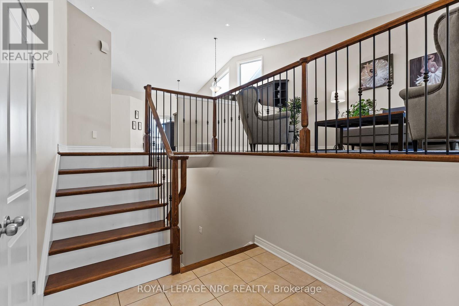 8710 Milomir Street, Niagara Falls, ON - Indoor Photo Showing Other Room