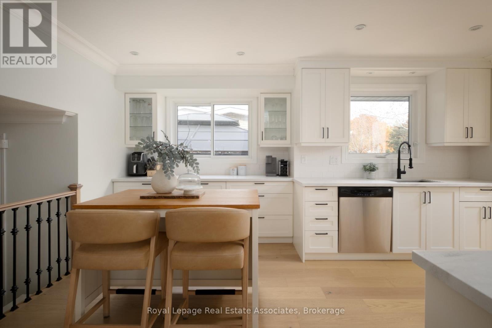 134 Fairwood Place W, Burlington, ON - Indoor