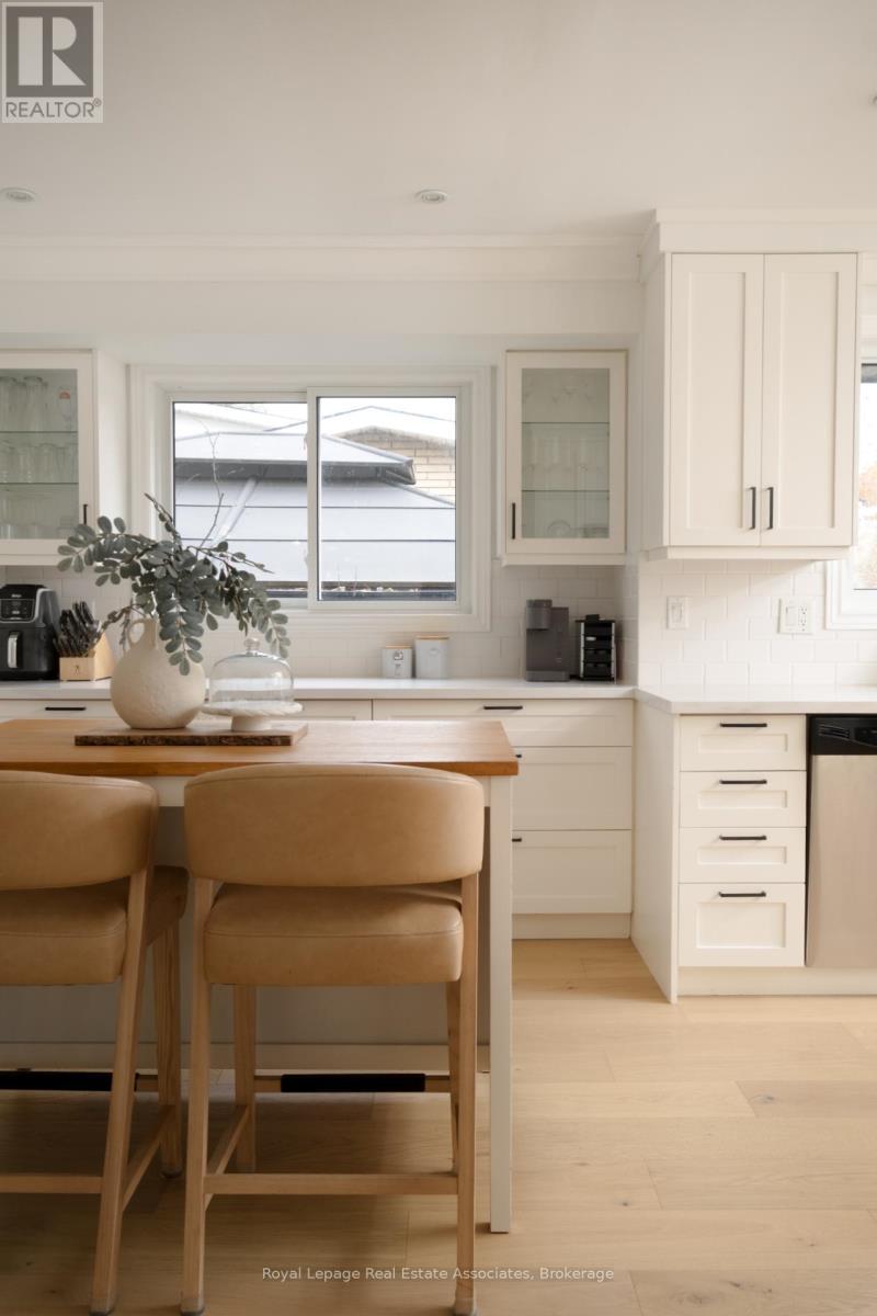 134 Fairwood Place W, Burlington, ON - Indoor Photo Showing Other Room