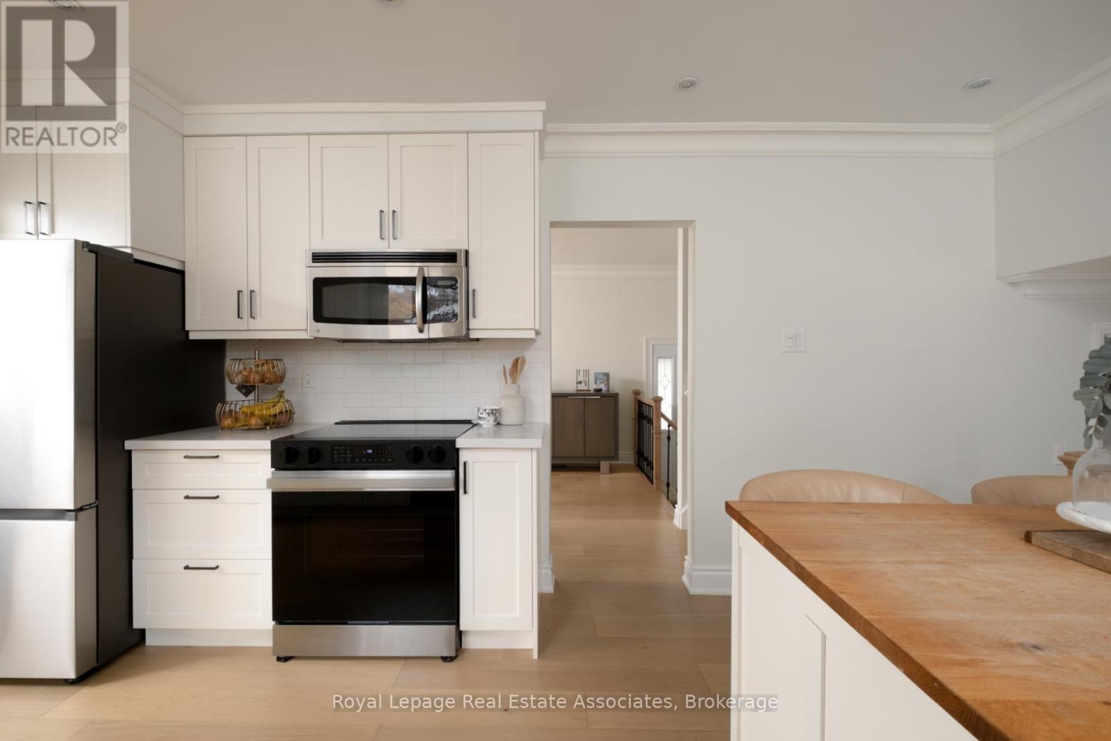 134 Fairwood Place W, Burlington, ON - Indoor Photo Showing Kitchen