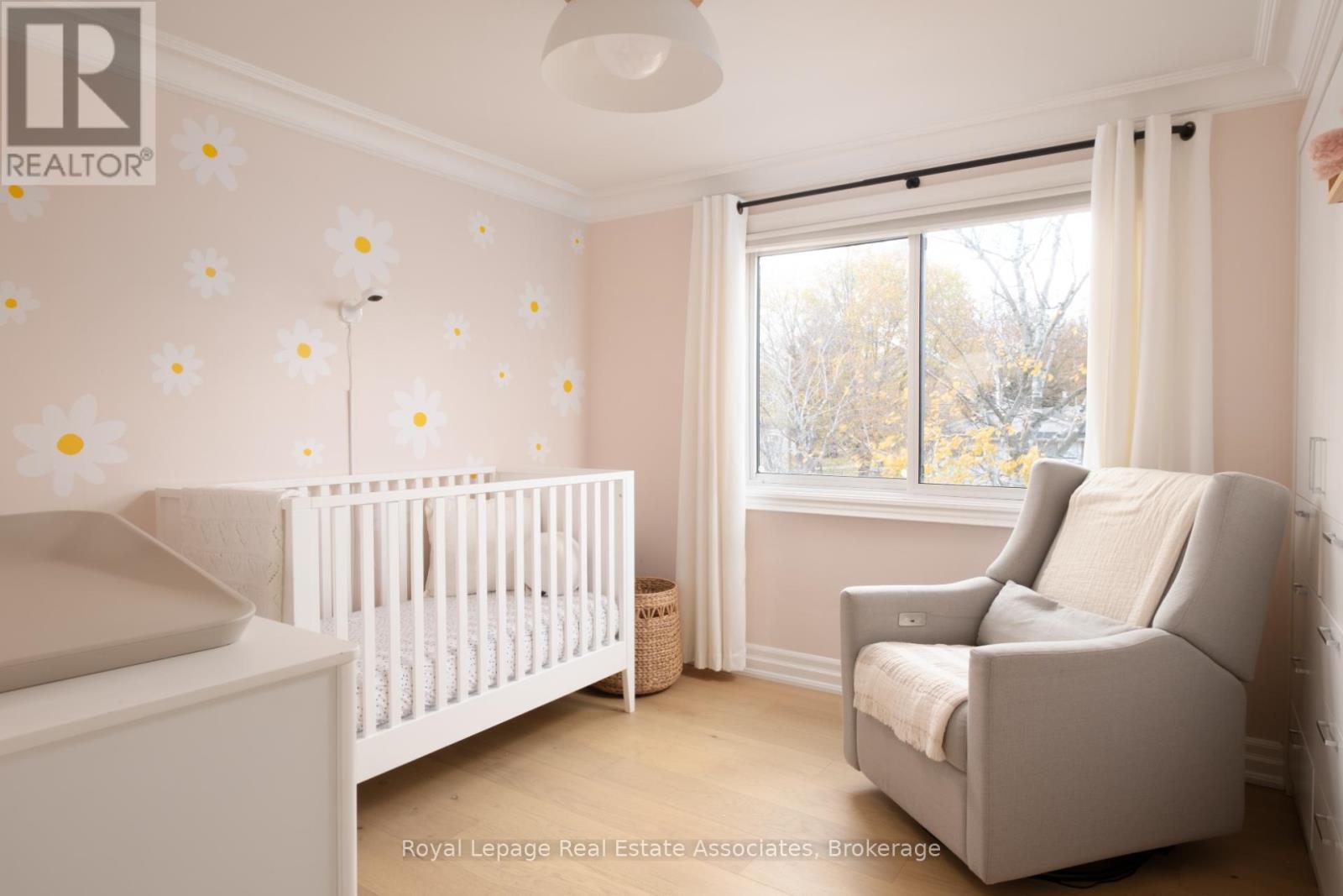 134 Fairwood Place W, Burlington, ON - Indoor Photo Showing Bedroom