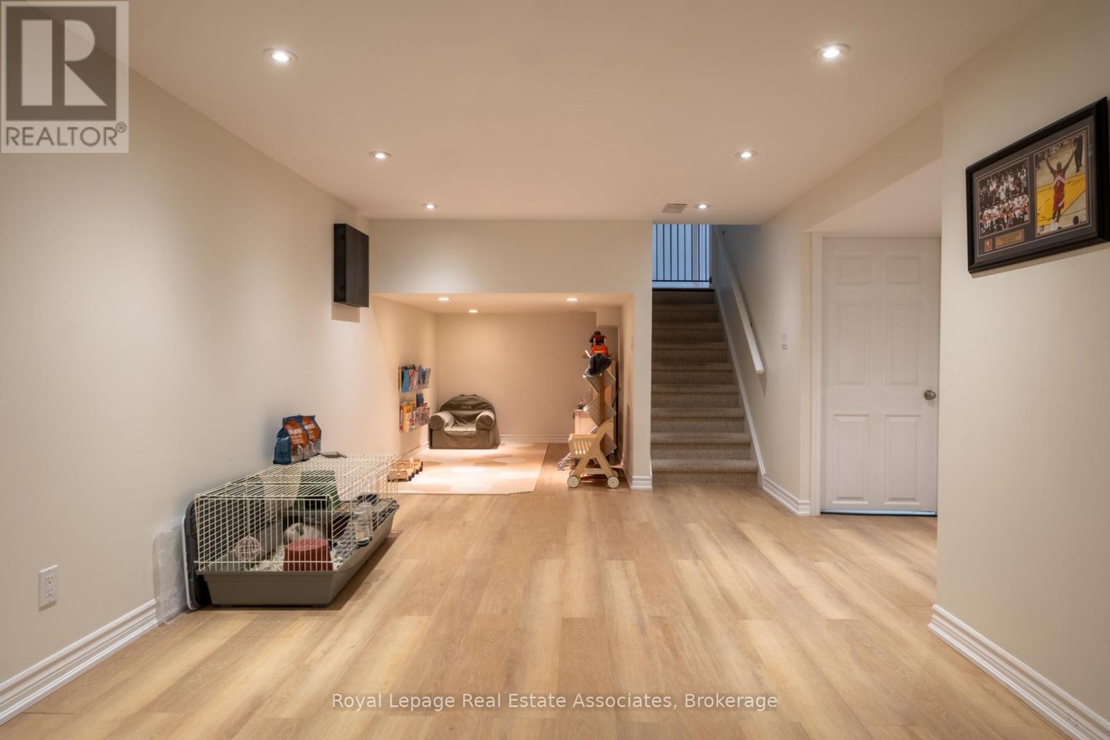 134 Fairwood Place W, Burlington, ON - Indoor Photo Showing Other Room