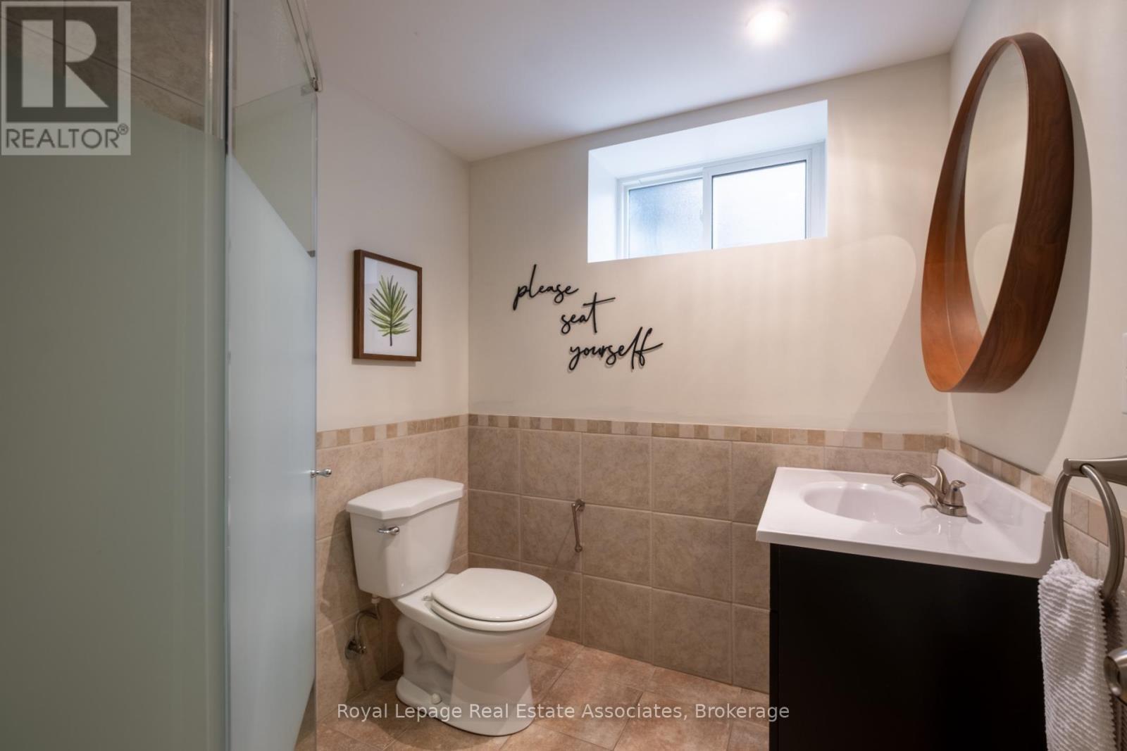 134 Fairwood Place W, Burlington, ON - Indoor Photo Showing Bathroom