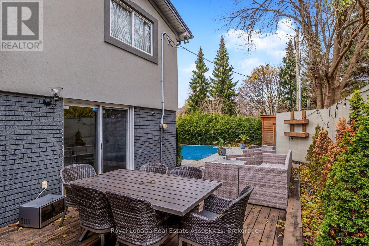134 Fairwood Place W, Burlington, ON - Outdoor With Deck Patio Veranda