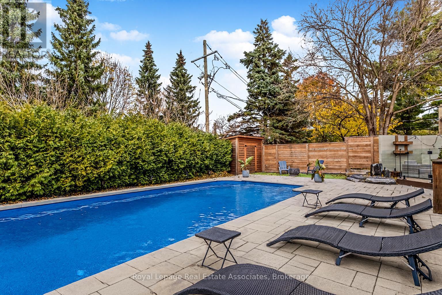 134 Fairwood Place W, Burlington, ON - Outdoor With In Ground Pool With Deck Patio Veranda With Backyard