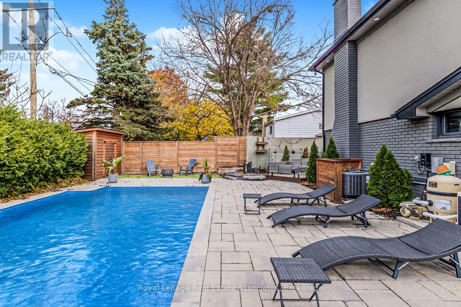 134 Fairwood Place W, Burlington, ON - Outdoor With In Ground Pool With Deck Patio Veranda