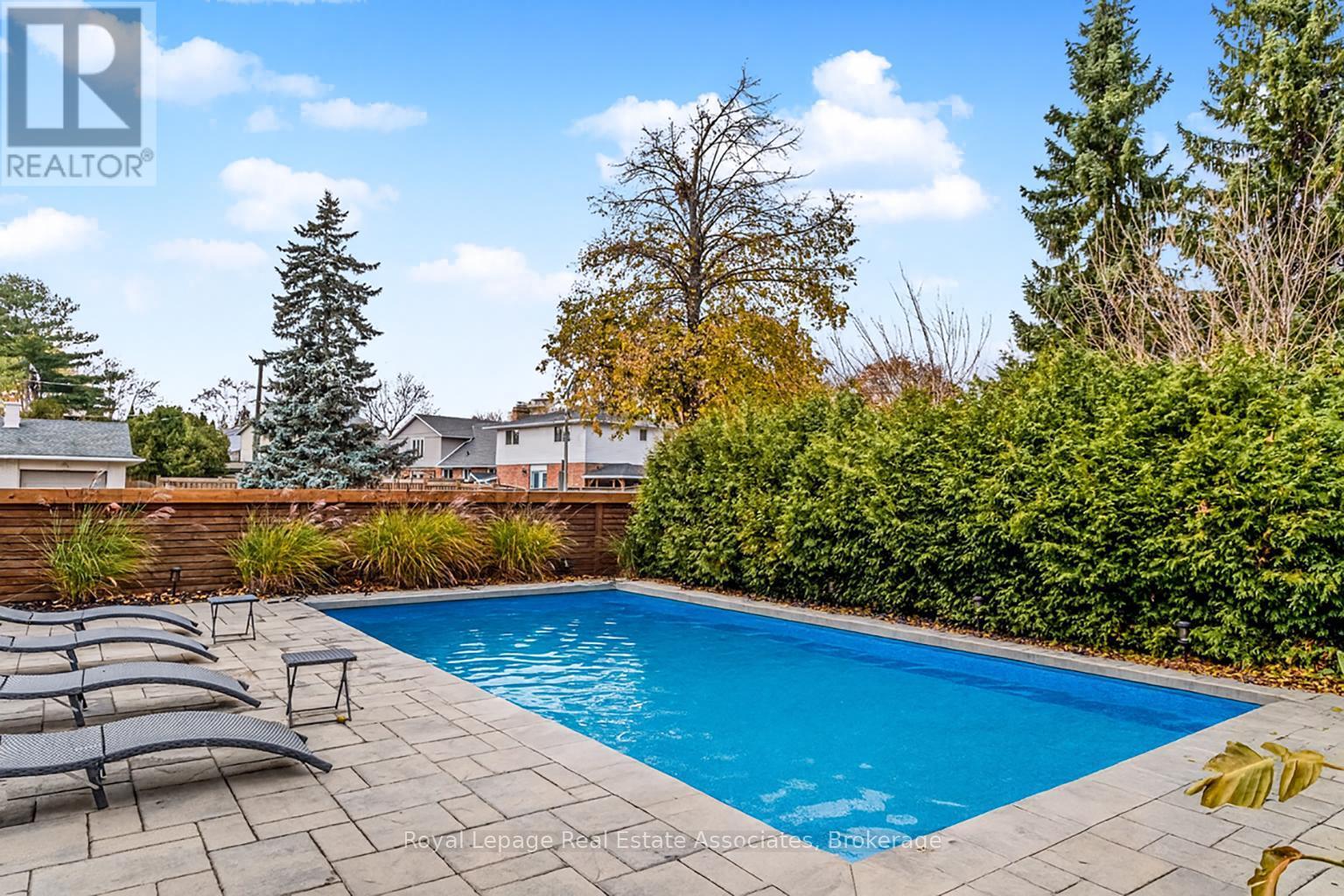 134 Fairwood Place W, Burlington, ON - Outdoor With In Ground Pool With Deck Patio Veranda With Backyard