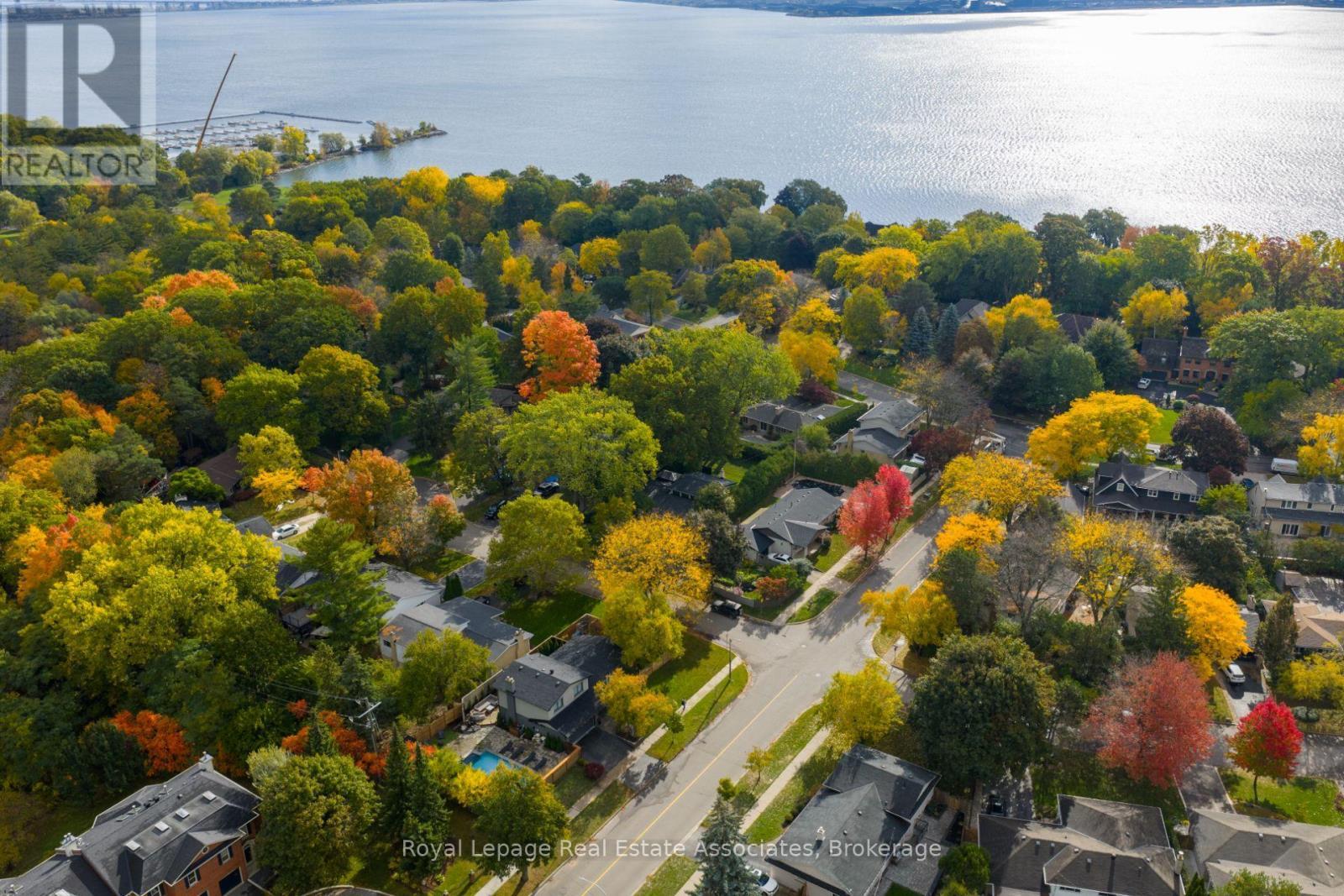 134 Fairwood Place W, Burlington, ON - Outdoor With Body Of Water With View