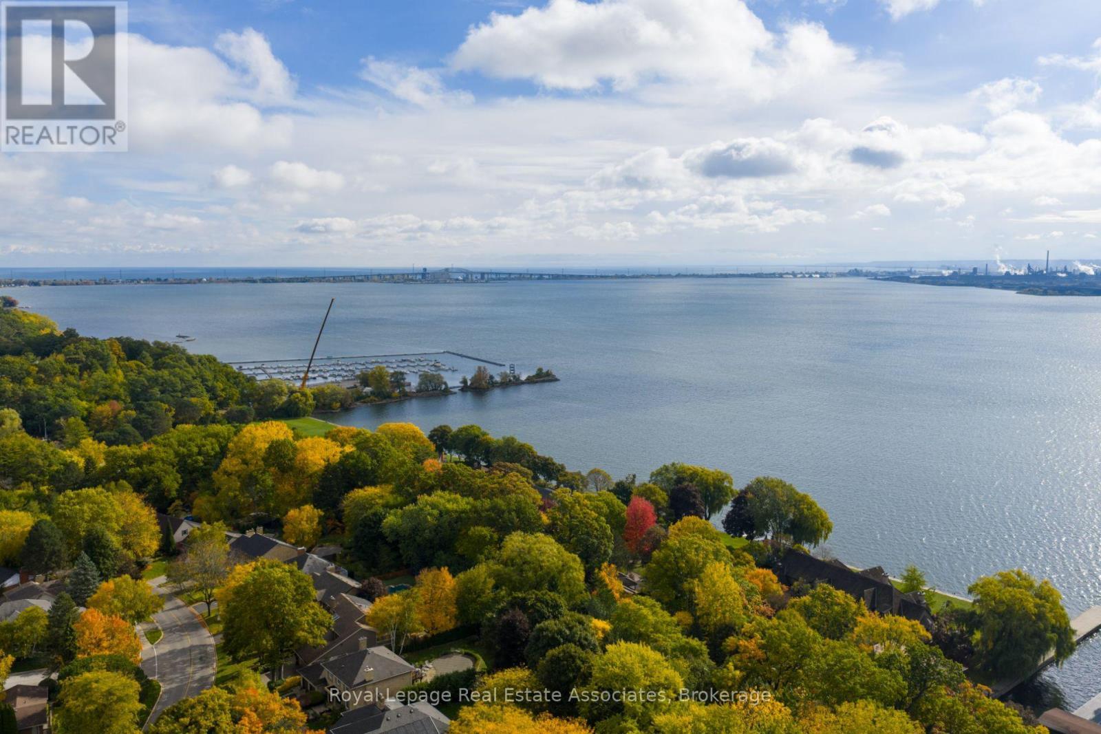 134 Fairwood Place W, Burlington, ON - Outdoor With Body Of Water With View