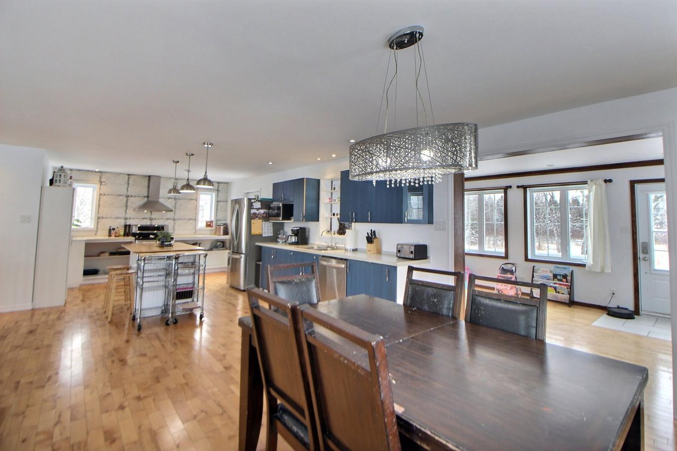 Overall view - 226 8E-Et-9E-Rang O., Sainte-Gertrude-Manneville, QC - Indoor Photo Showing Dining Room