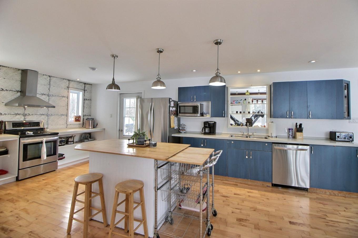 Kitchen - 226 8E-Et-9E-Rang O., Sainte-Gertrude-Manneville, QC - Indoor Photo Showing Kitchen With Double Sink With Upgraded Kitchen