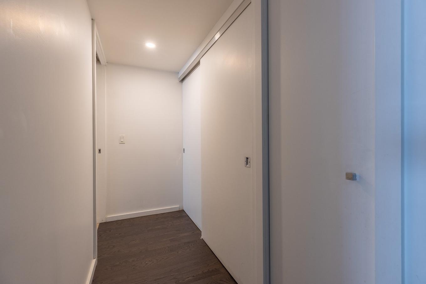 Hall - 1109-350 Boul. De Maisonneuve O., Montréal (Ville-Marie), QC - Indoor Photo Showing Other Room