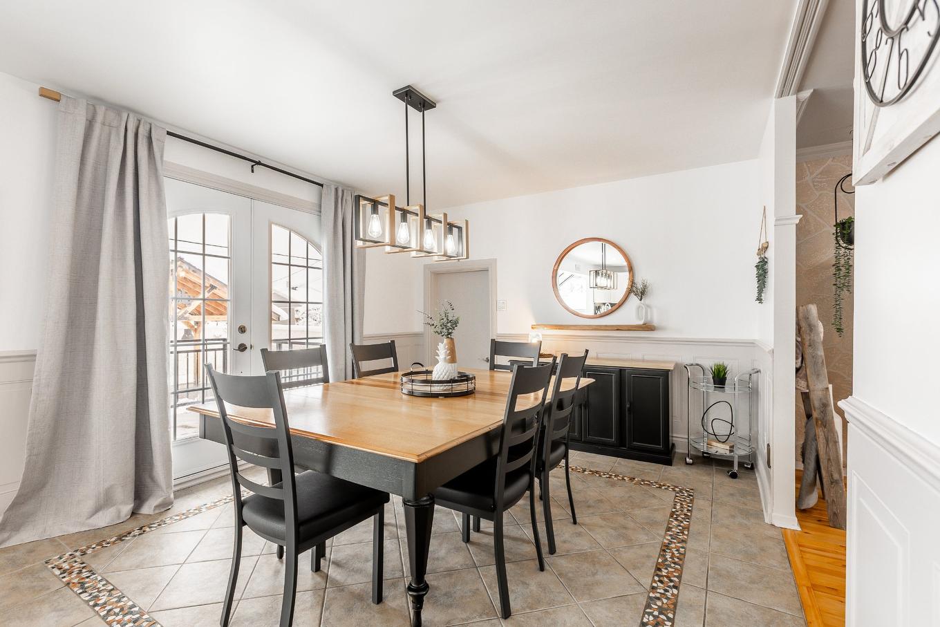 Salle à manger - 24 Rue Amireault, L'Épiphanie, QC - Indoor Photo Showing Dining Room