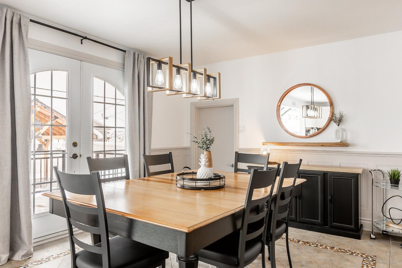 Salle à manger - 24 Rue Amireault, L'Épiphanie, QC - Indoor Photo Showing Dining Room