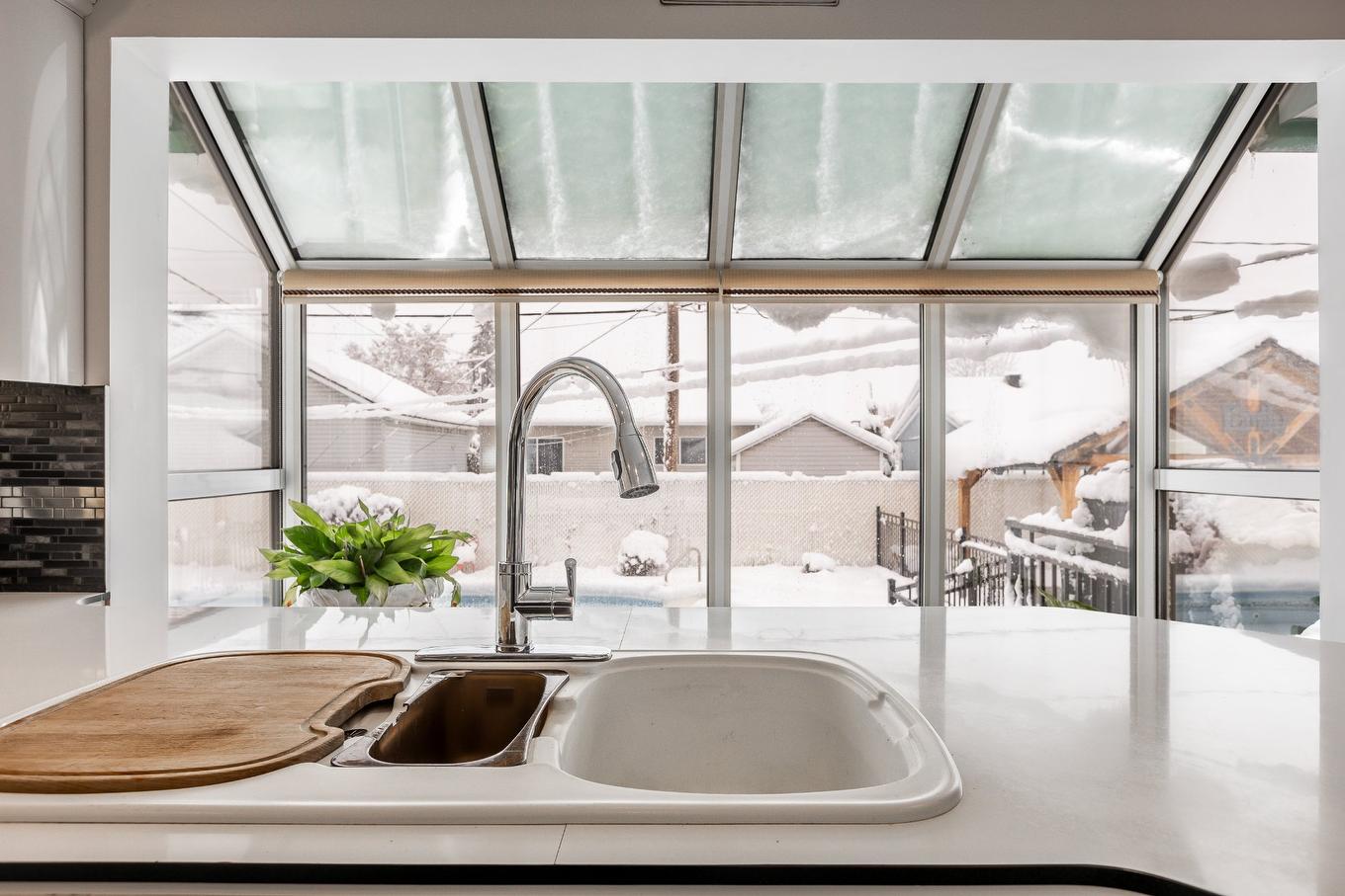 Cuisine - 24 Rue Amireault, L'Épiphanie, QC - Indoor Photo Showing Kitchen