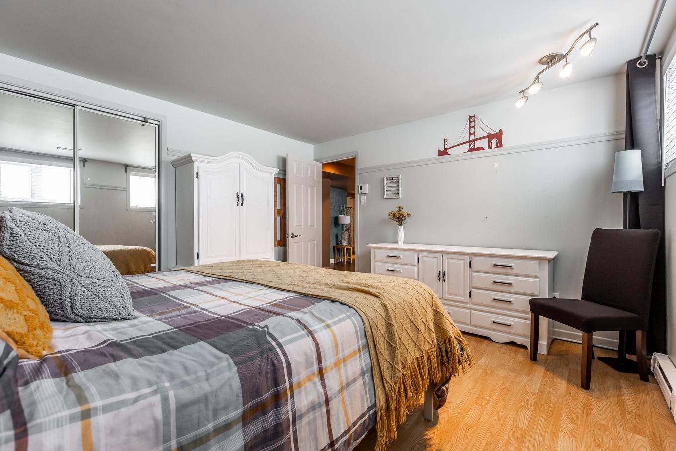 Chambre à coucher - 24 Rue Amireault, L'Épiphanie, QC - Indoor Photo Showing Bedroom