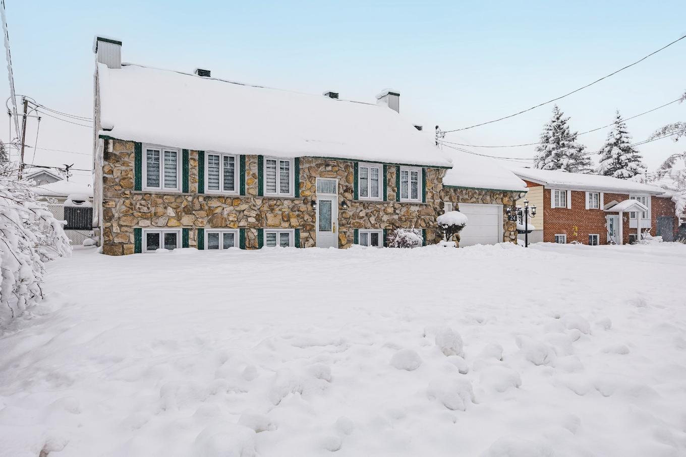 Façade - 24 Rue Amireault, L'Épiphanie, QC - Outdoor