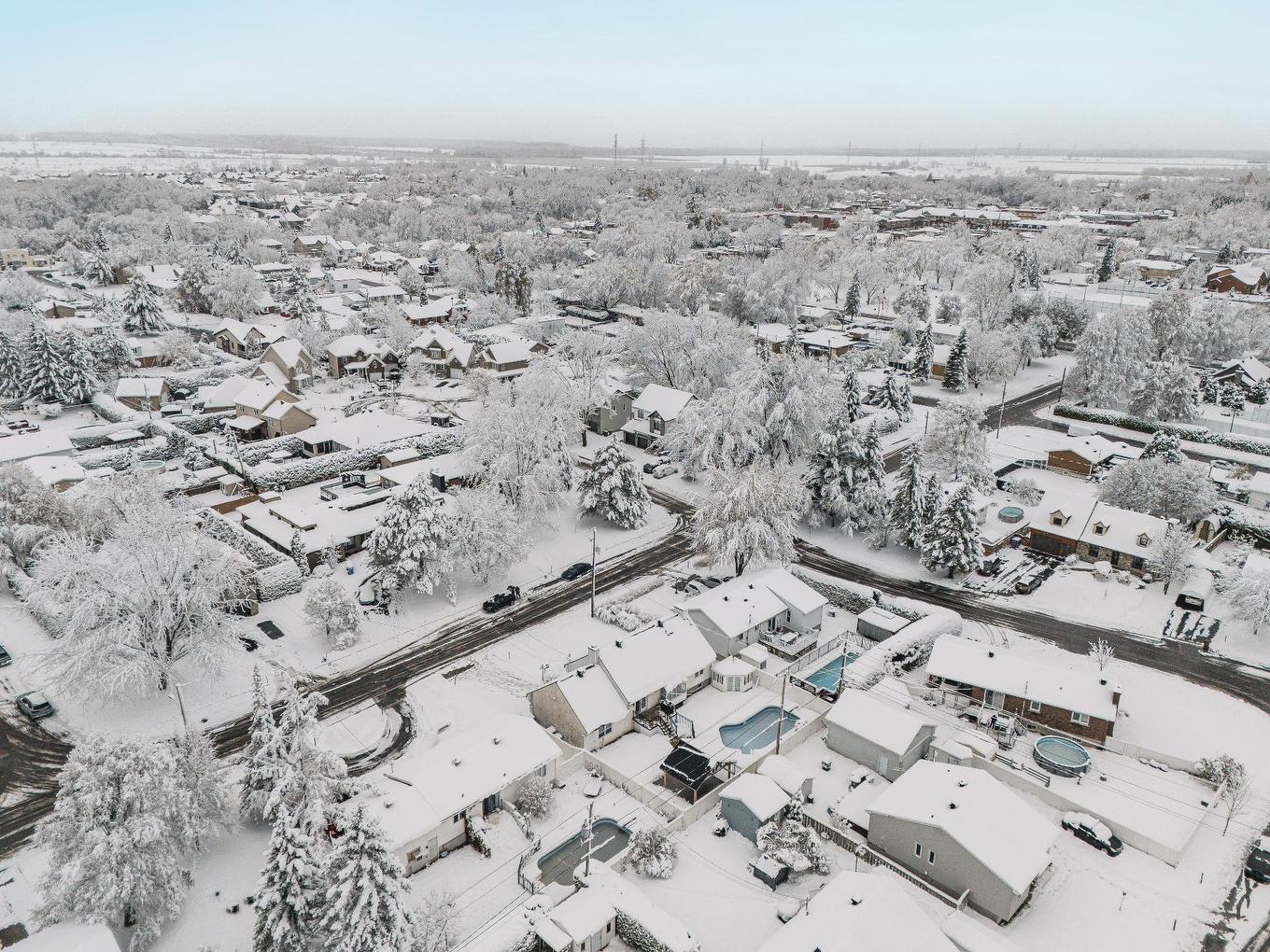 Photo aérienne - 24 Rue Amireault, L'Épiphanie, QC - Outdoor With View