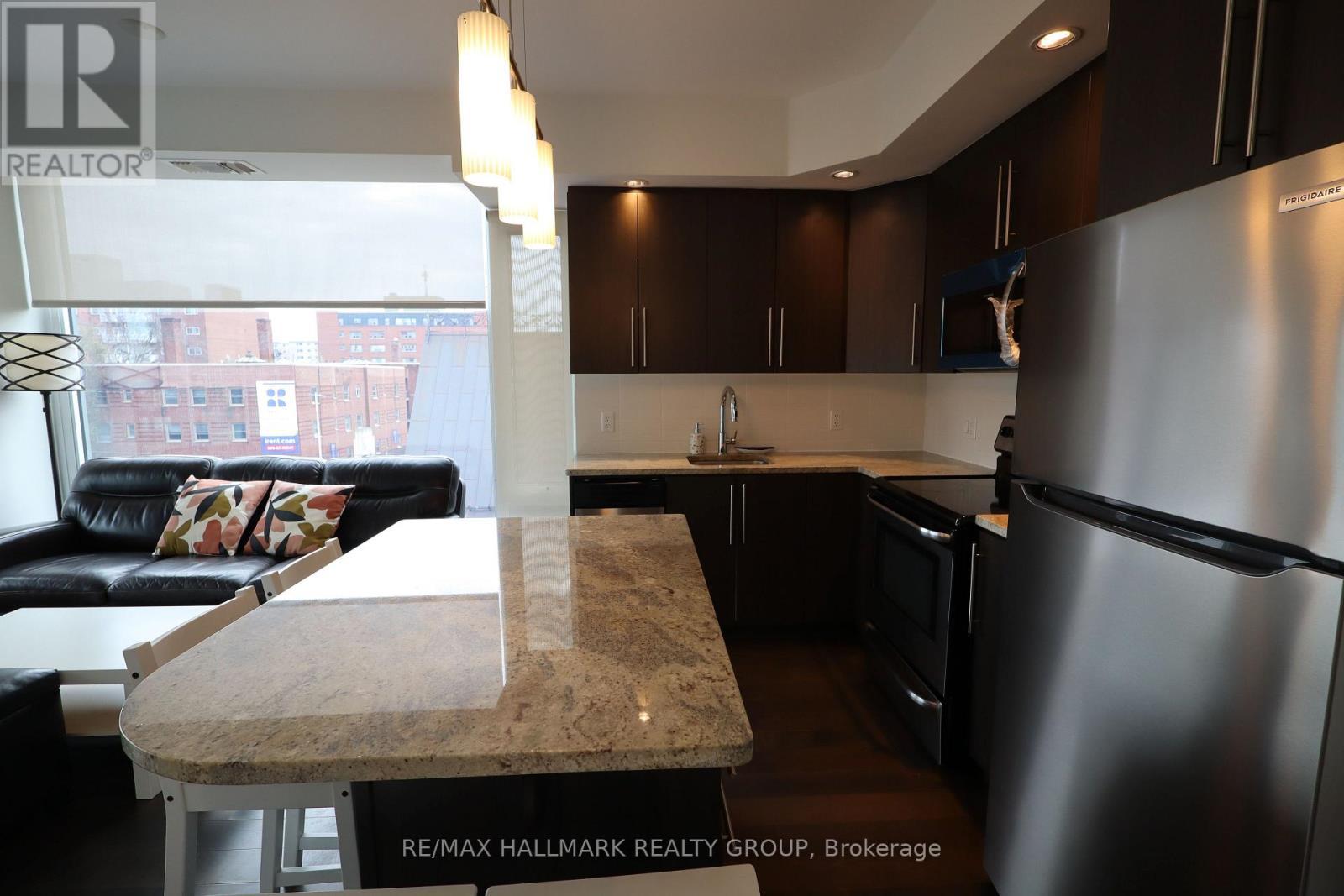616 - 238 Besserer Street, Ottawa, ON - Indoor Photo Showing Kitchen