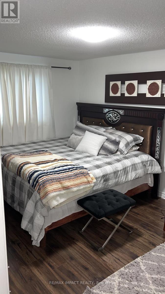 17 - 285 Bluevale Street N, Waterloo, ON - Indoor Photo Showing Bedroom