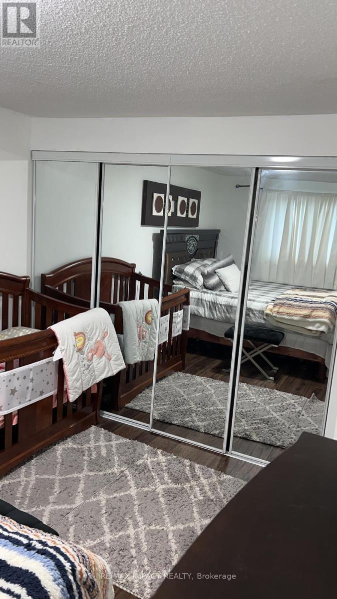 17 - 285 Bluevale Street N, Waterloo, ON - Indoor Photo Showing Bedroom