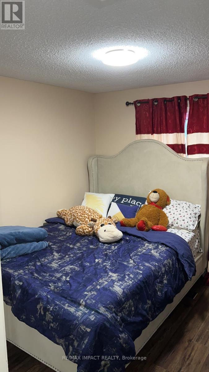 17 - 285 Bluevale Street N, Waterloo, ON - Indoor Photo Showing Bedroom