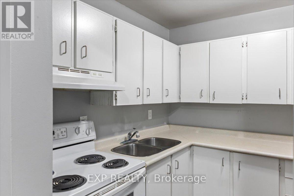 811 - 583 Mornington Avenue, London East (East G), ON - Indoor Photo Showing Kitchen With Double Sink