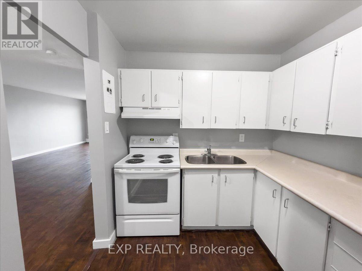 811 - 583 Mornington Avenue, London East (East G), ON - Indoor Photo Showing Kitchen With Double Sink