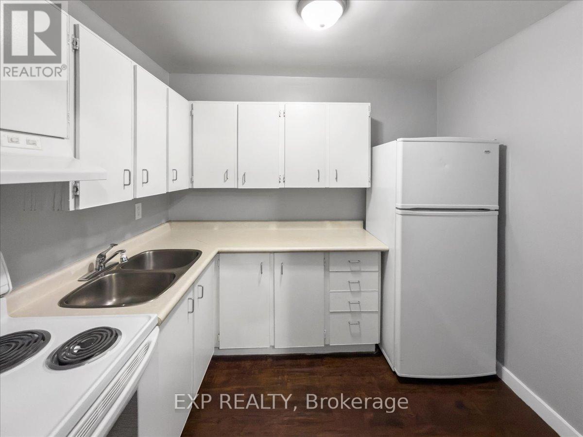 811 - 583 Mornington Avenue, London East (East G), ON - Indoor Photo Showing Kitchen With Double Sink