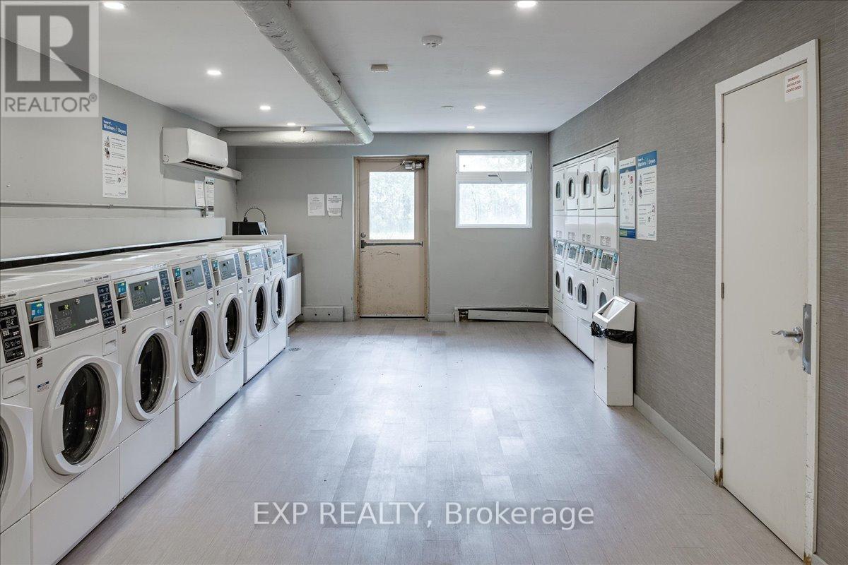 811 - 583 Mornington Avenue, London East (East G), ON - Indoor Photo Showing Laundry Room