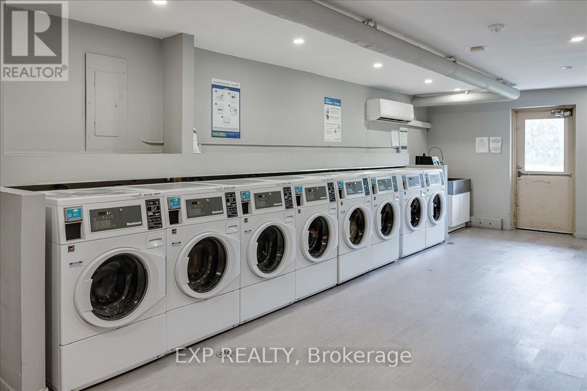 811 - 583 Mornington Avenue, London East (East G), ON - Indoor Photo Showing Laundry Room