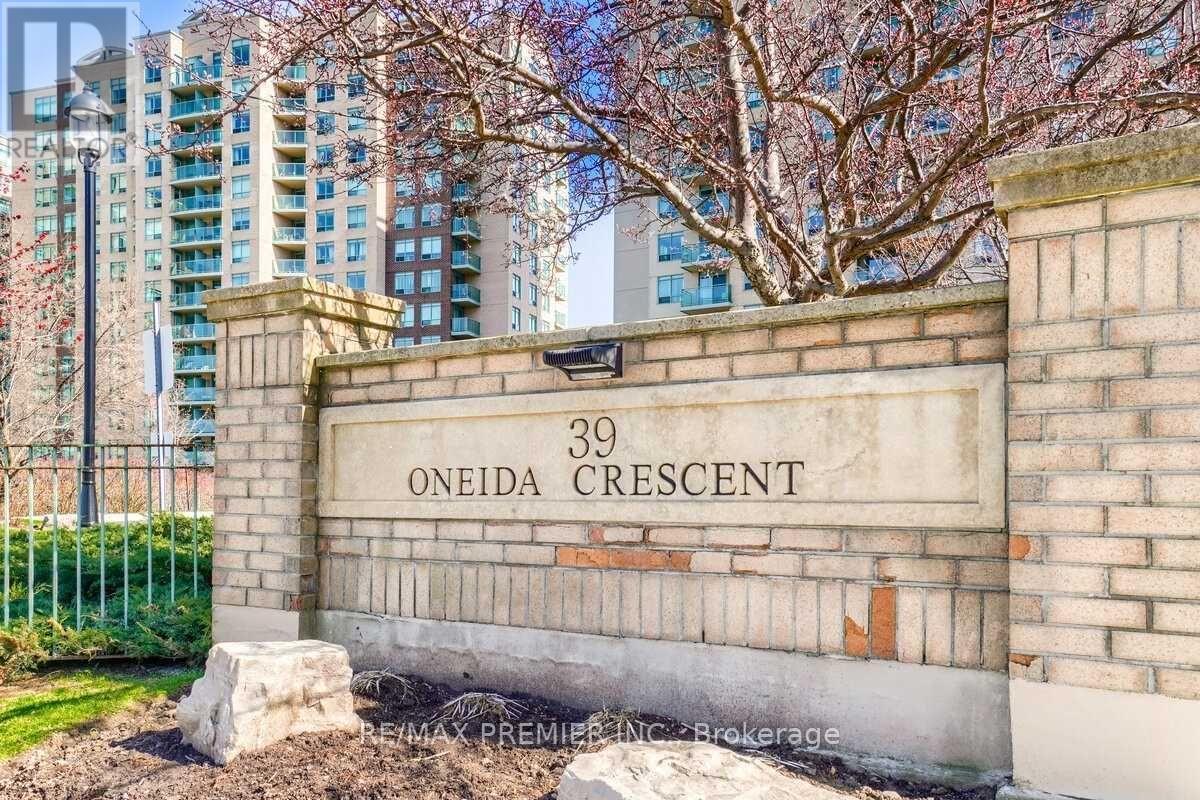 1213 - 39 Oneida Crescent, Richmond Hill, ON - Outdoor