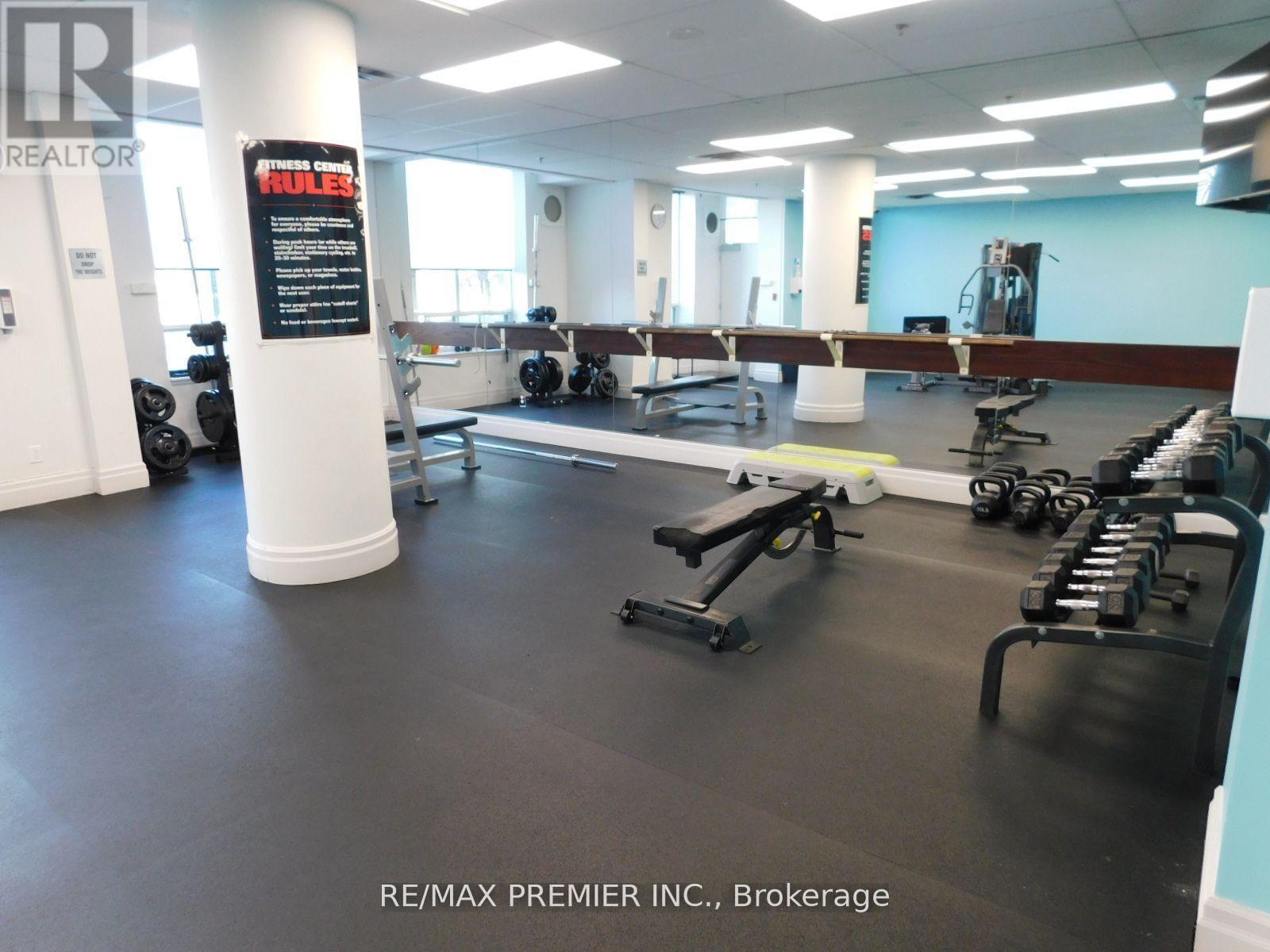 1213 - 39 Oneida Crescent, Richmond Hill, ON - Indoor Photo Showing Gym Room