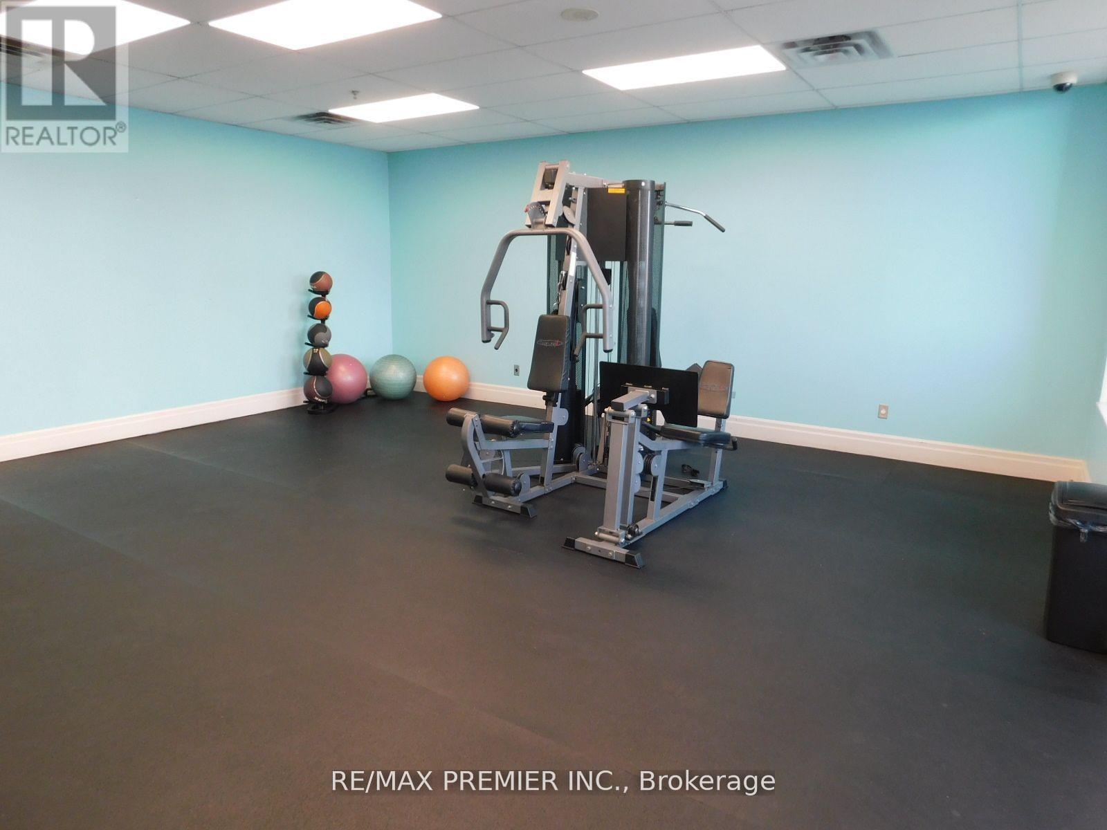 1213 - 39 Oneida Crescent, Richmond Hill, ON - Indoor Photo Showing Gym Room