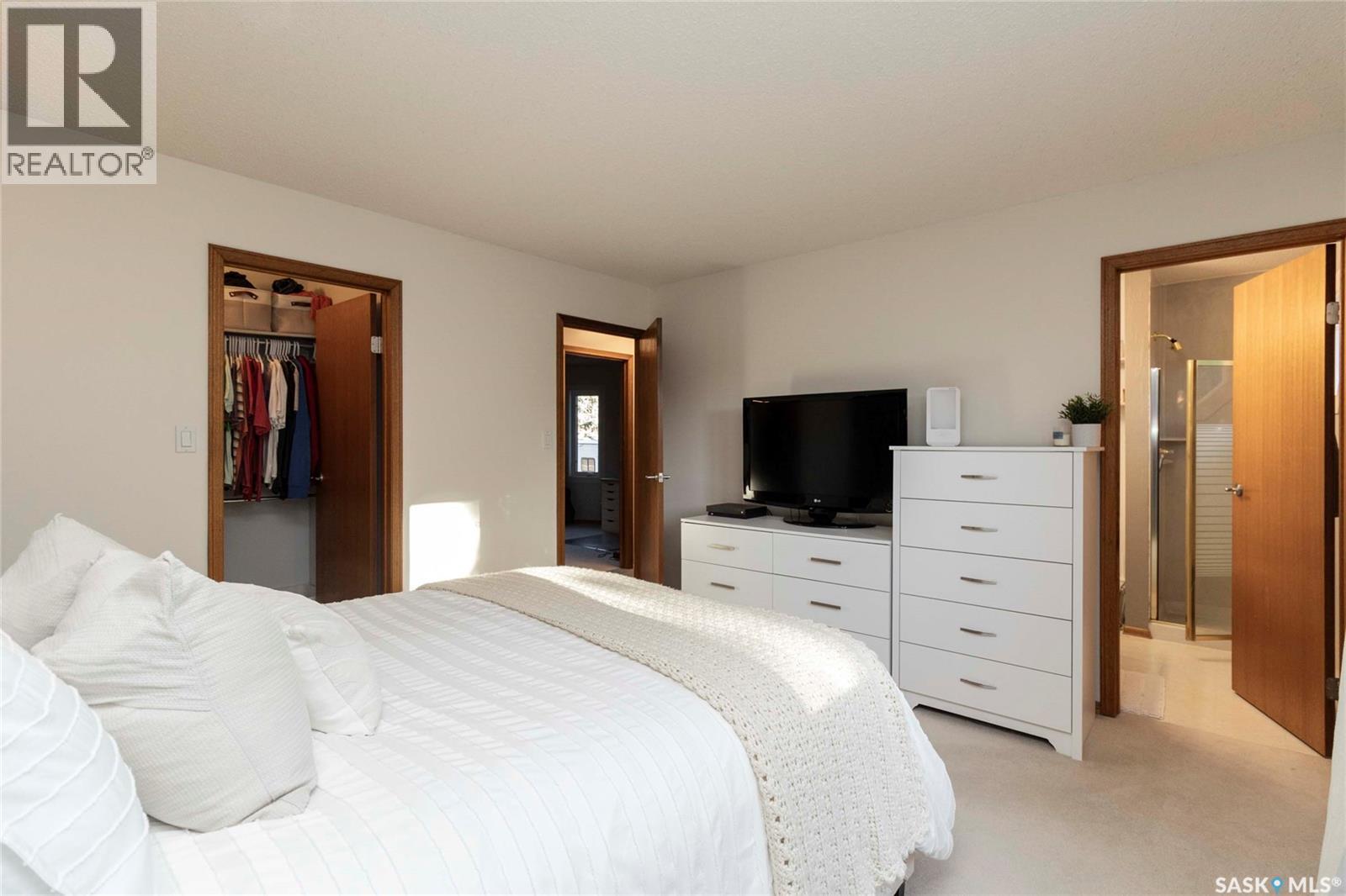 126 Kerr Road, Saskatoon, SK - Indoor Photo Showing Bedroom