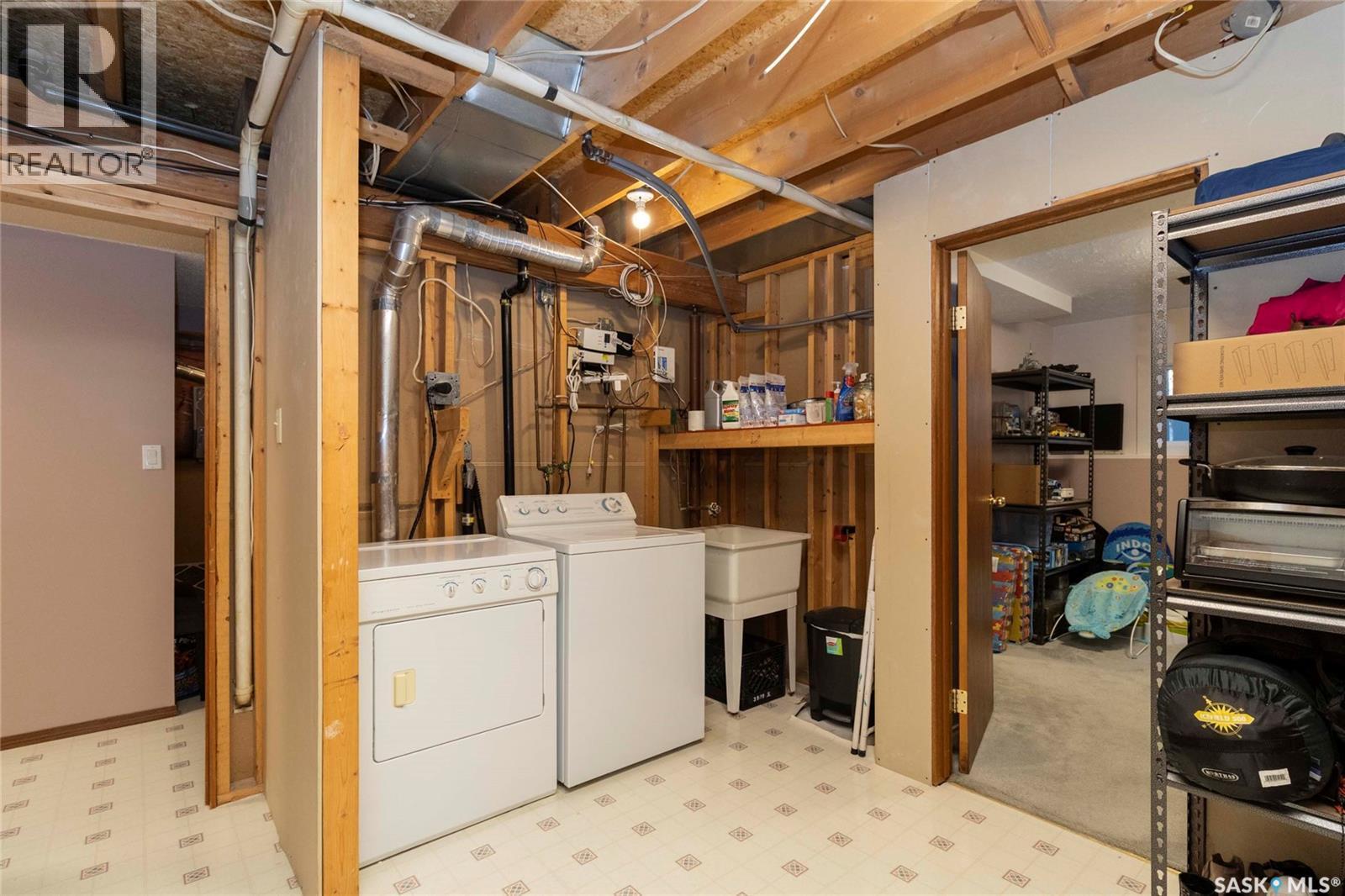 126 Kerr Road, Saskatoon, SK - Indoor Photo Showing Laundry Room