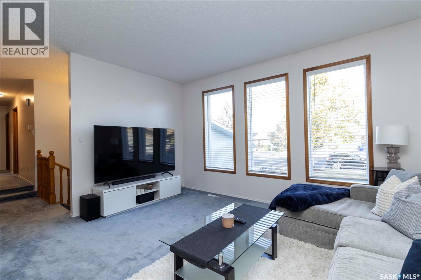 126 Kerr Road, Saskatoon, SK - Indoor Photo Showing Living Room