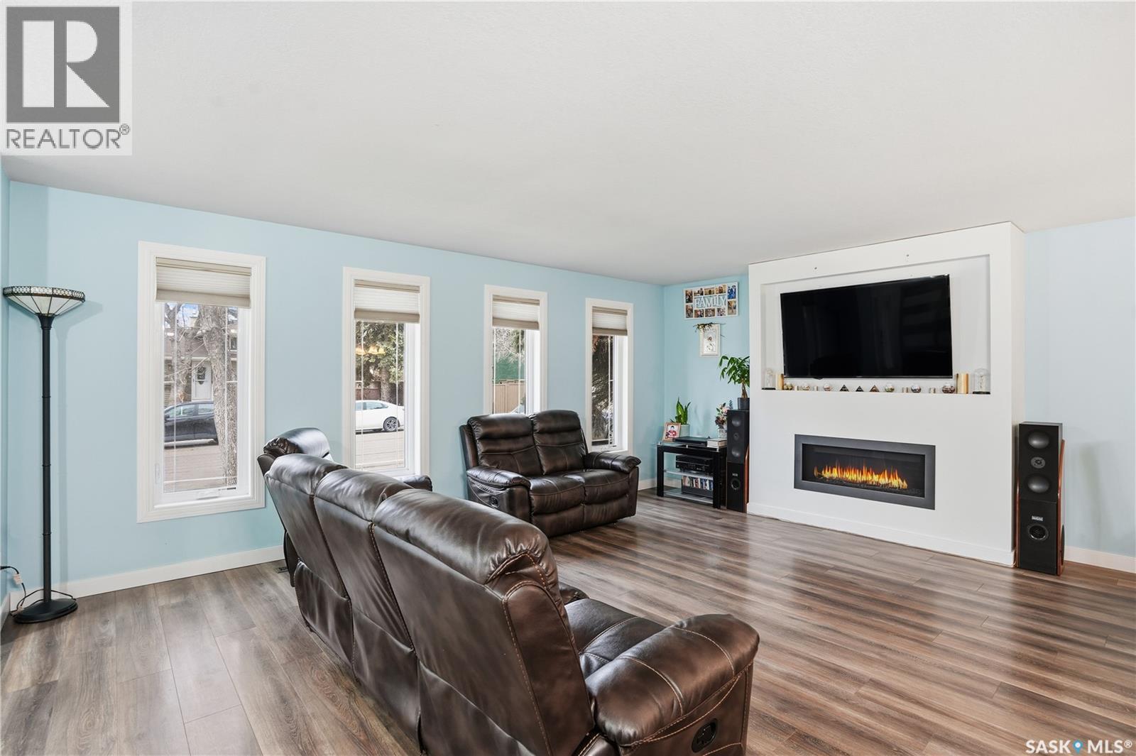 155 Catherwood Crescent, Regina, SK - Indoor Photo Showing Living Room With Fireplace