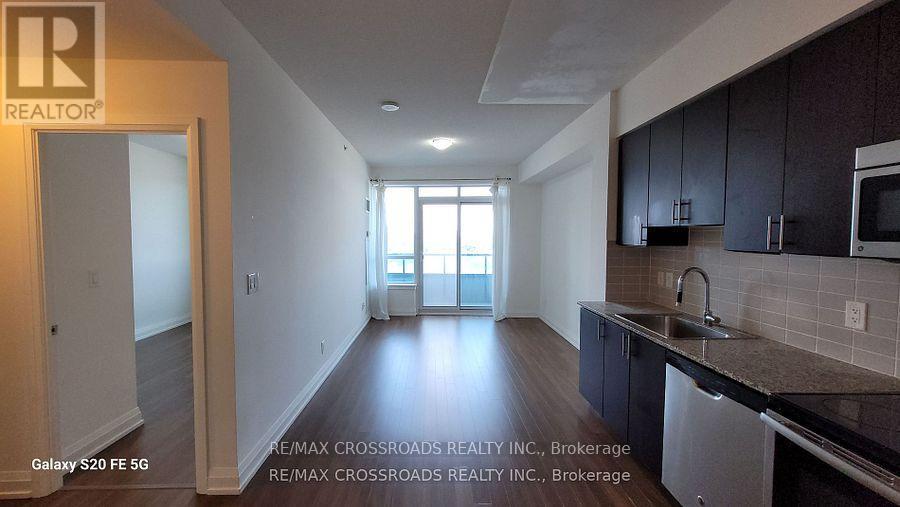 710 - 7171 Yonge Street, Markham, ON - Indoor Photo Showing Kitchen