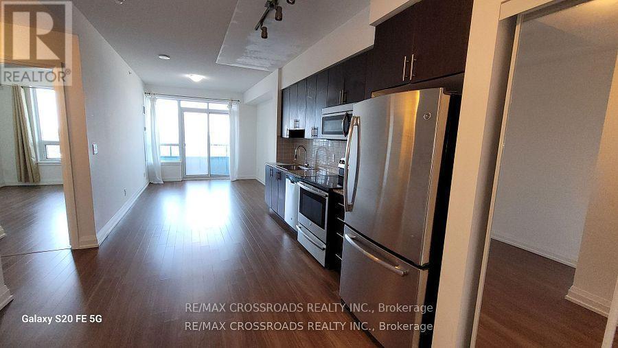 710 - 7171 Yonge Street, Markham, ON - Indoor Photo Showing Kitchen With Stainless Steel Kitchen