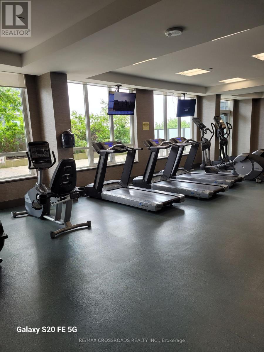 710 - 7171 Yonge Street, Markham, ON - Indoor Photo Showing Gym Room