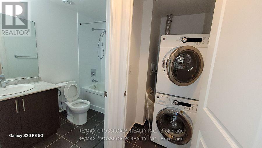 710 - 7171 Yonge Street, Markham, ON - Indoor Photo Showing Laundry Room