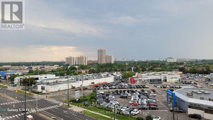 710 - 7171 Yonge Street, Markham, ON - Outdoor With View