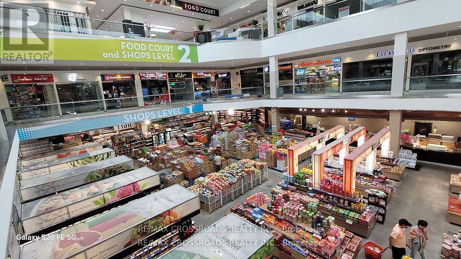 710 - 7171 Yonge Street, Markham, ON - Indoor