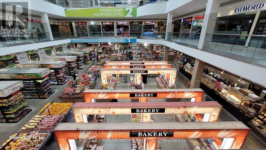 710 - 7171 Yonge Street, Markham, ON - Indoor