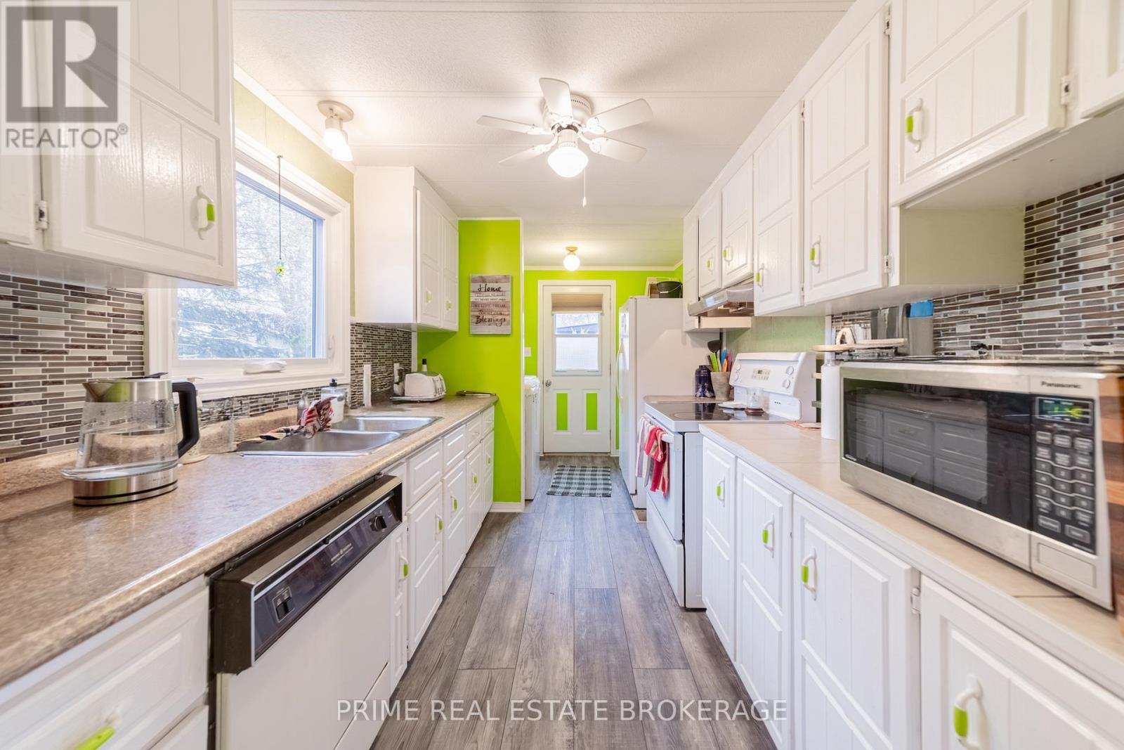 246 Southwinds Court, South Huron (Stephen), ON - Indoor Photo Showing Kitchen With Double Sink
