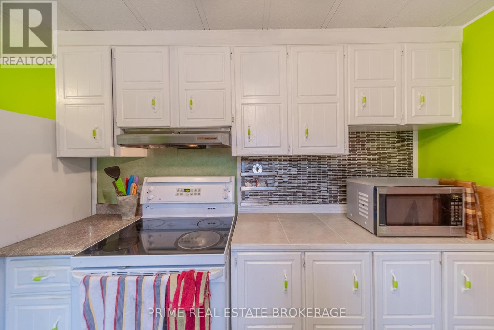 246 Southwinds Court, South Huron (Stephen), ON - Indoor Photo Showing Other Room